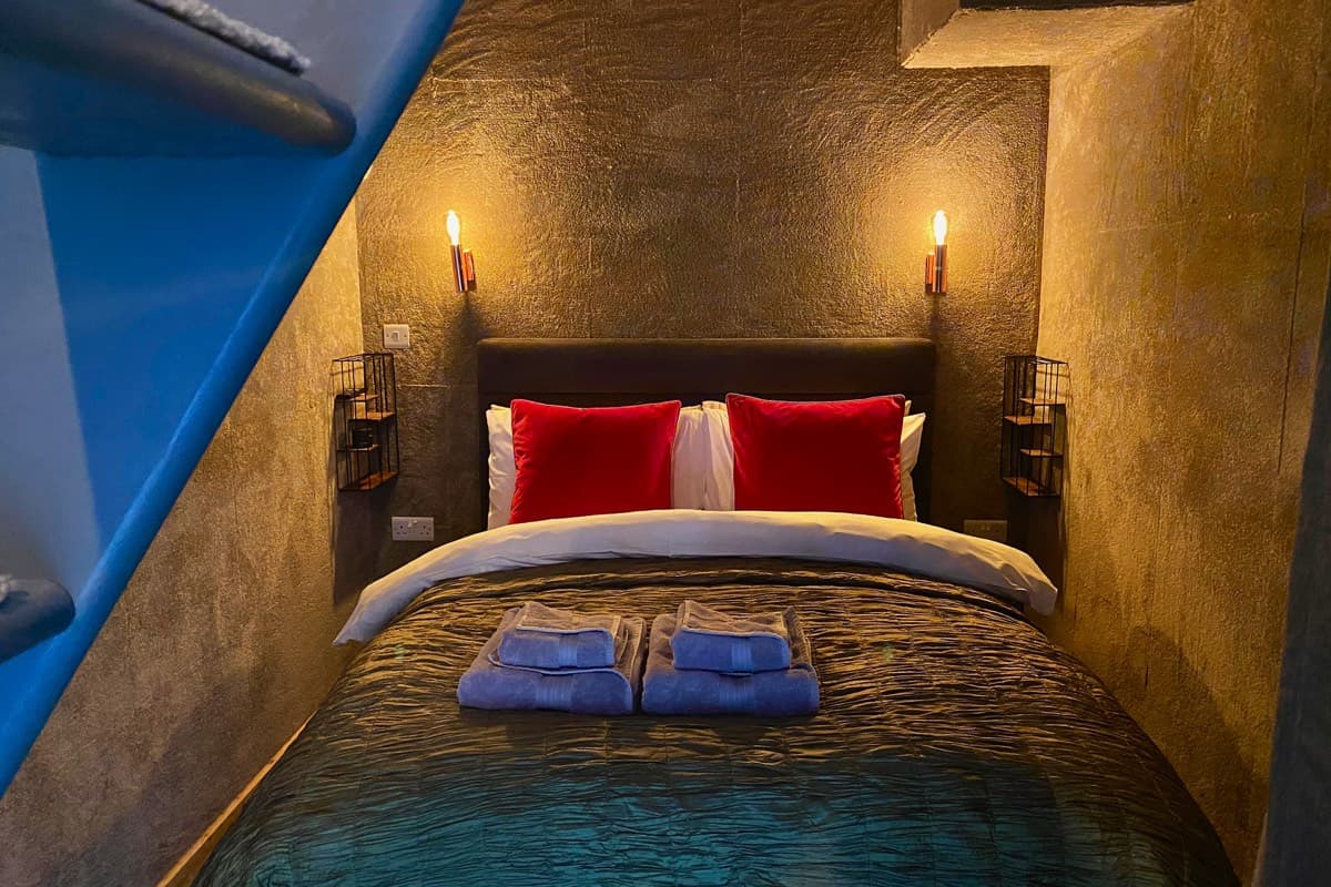 Comfortable and stylish bedroom in the Sunridge Geodome - Sunridge Retreats