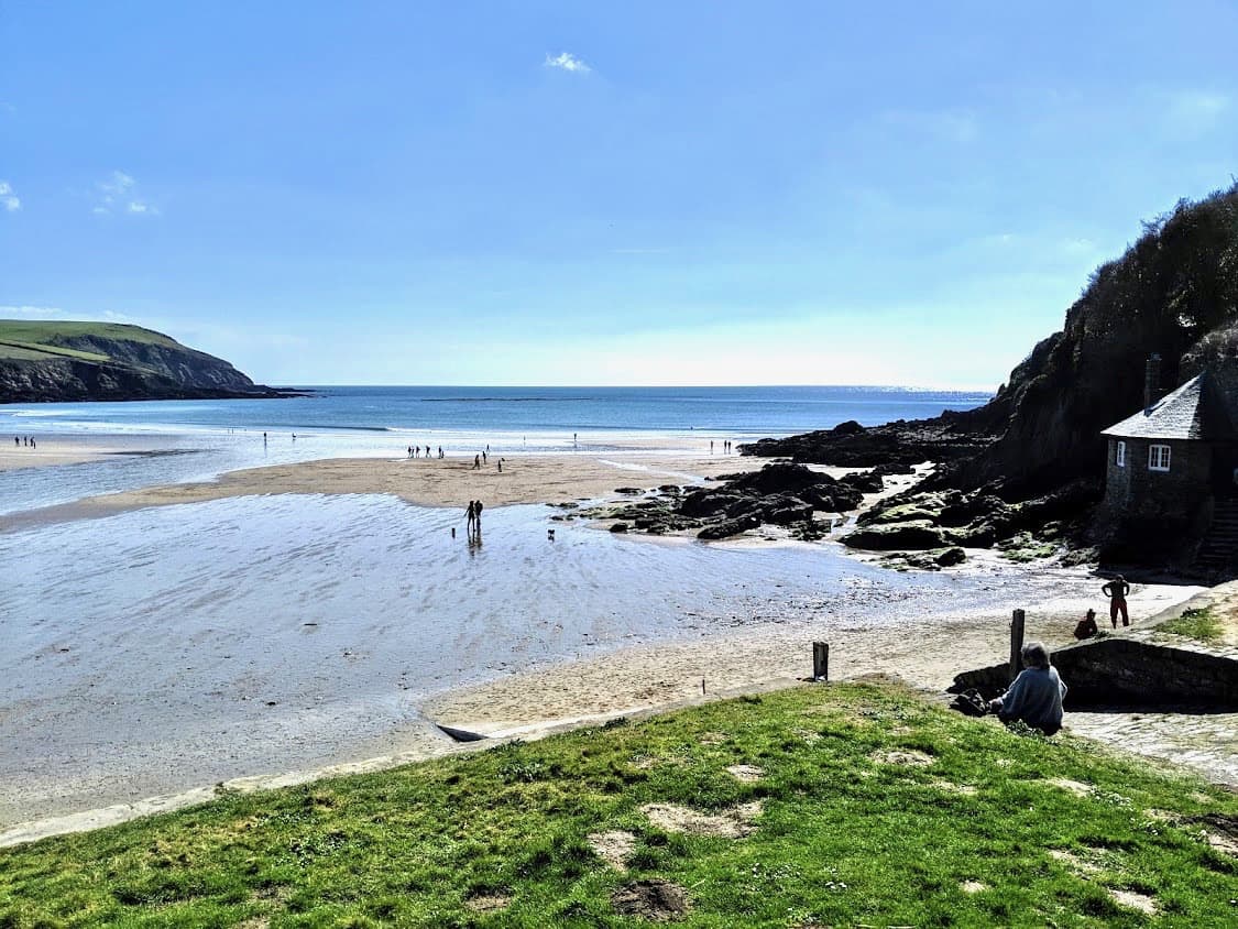 Coastal beauty of Devon: Explore the sandy shores and clear waters of Devon